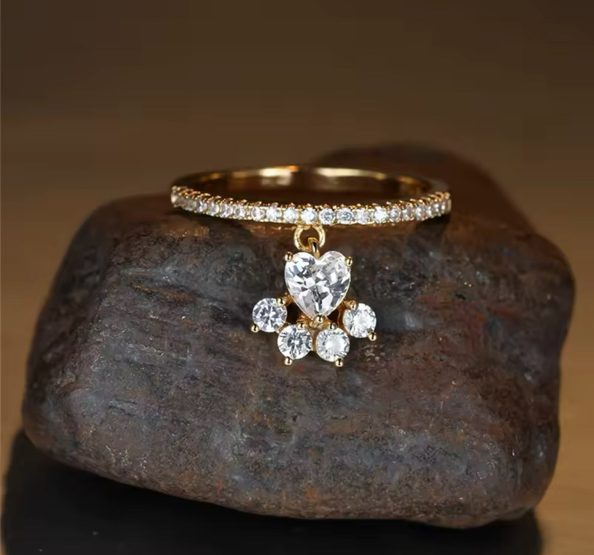 Gold paw animal ring