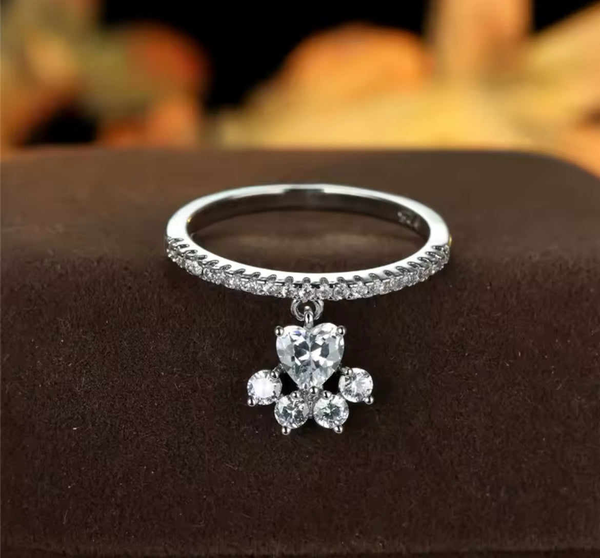 Gold paw animal ring