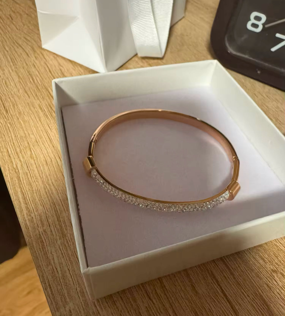 Elegant Zirconia Cuff