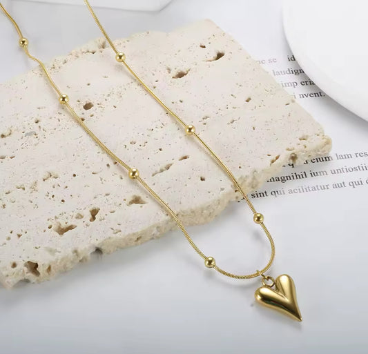 Gold heart necklace