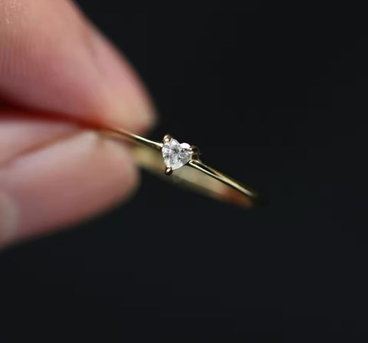 Gold heart solitaire ring
